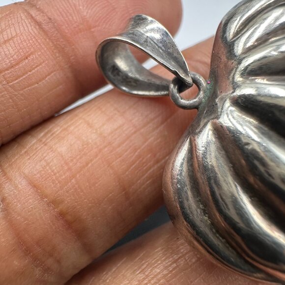 Sterling Silver Puffy Heart Pendant Ribbed Chunky Statement Signed NF 7 Grams - Picture 10 of 16